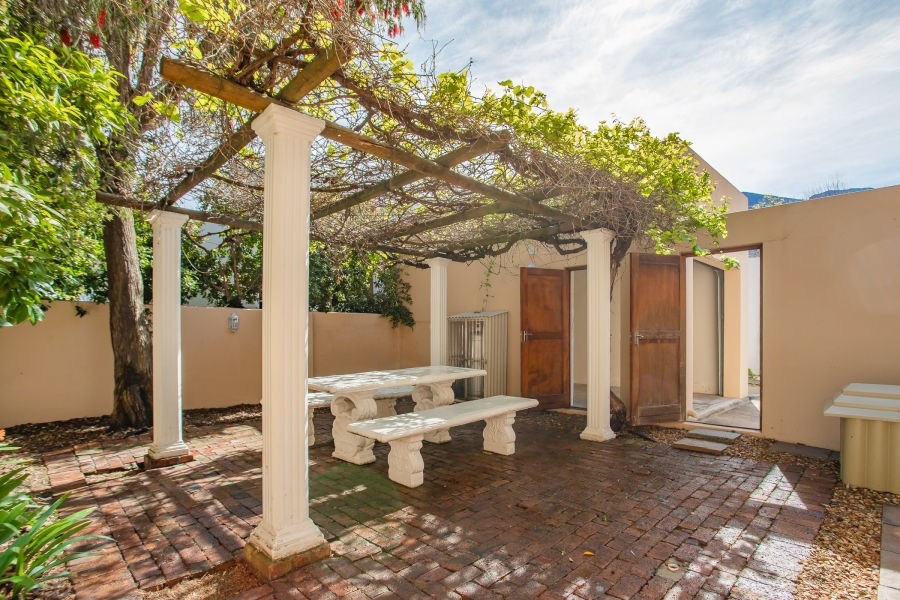 2 Bedroom Property for Sale in Franschhoek Western Cape